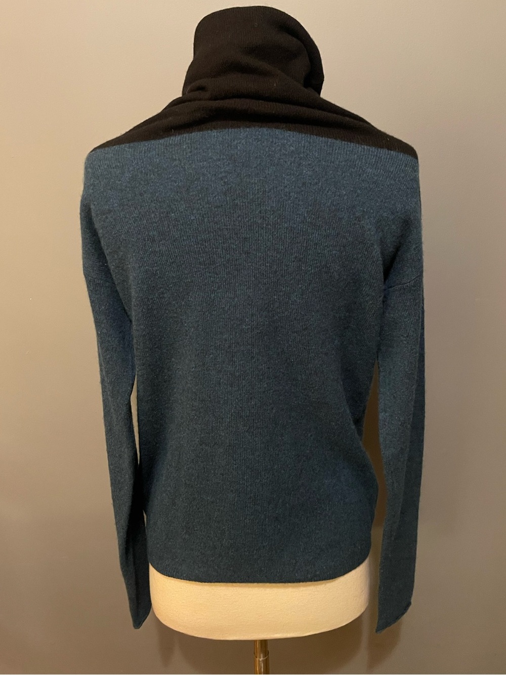 Repeat Cashmere Silver Edition Colorblock Teal & Black Cowl Neck Sweater S - Picture 11 of 14
